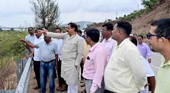 कोकणचे विकासाचे स्वप्न लवकरच साकारणार-तटकरे , टोकेखार ते तुरुंवाडी पुलाच्या कामाची केली पाहणी