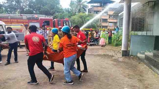 उरणमध्ये ‘ऑपरेशन अभ्यास’ यशस्वी , युद्धजन्य परिस्थितीत स्वत:ला कसे वाचवायचे? याची प्रात्यक्षिके