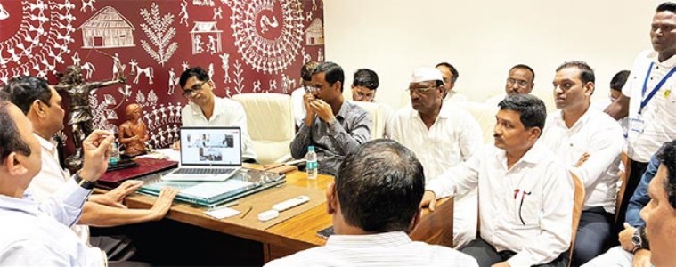 आदिवासींच्या बाधित घरांचे सर्व्हेक्षण करून अहवाल सादर करा , आदिवासी विकासमंत्री डॉ. अशोक उईके यांचे निर्देश