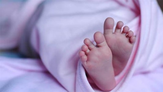 १०२ रूग्णवाहिकेमध्येच महिलेची प्रसुती; नवजात अर्भकाचा मृत्यू