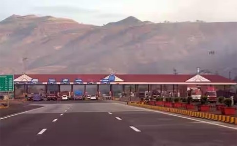 खालापूर टोल नाक्यावर बोगस व्हीआयपी पासची विक्री; कर्मचारी अटकेत