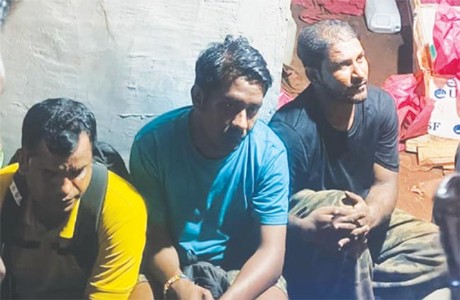 कर्जत येथे ड्रग्जचा कारखाना पोलिसांकडून उद्ध्वस्त? डी फार्मसी झालेल्या सुशिक्षीत तरुणांचे नको ते उद्योग!
