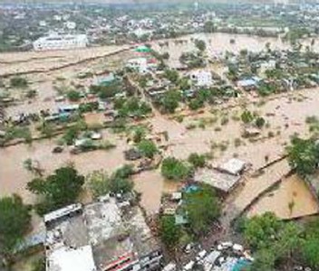 मराठवाड्यात पावसामुळे पूरस्थिती; रोह्यातील तरुणांची मदतीसाठी धाव