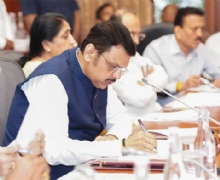 दुष्काळग्रस्त शेतकर्‍यांना दिवाळीपूर्वी ५ हजारांची मदत , राज्य मंत्रिमंडळाचे विविध निर्णय