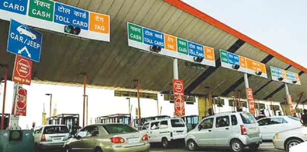 वाहतूक कोंडीत अडकलेल्या वाहनचालकांना , टोलचे ५.१६ कोटी परत मिळणार