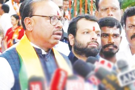 लाखभर शेतकर्‍यांच्या सातबार्‍यात फेरफार , सरकार अ‍ॅक्शन मोडमध्ये | राज्यभर होणार तपास, दोषी अधिकार्‍यांवर गुन्हे दाखल करणार