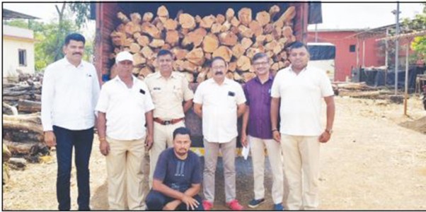 माणगाव । अवैध खैर लाकूड वाहतुकीचा पर्दाफाश , वन विभागाची धाडसी कारवाई; 18.69 लाखांचा मुद्देमाल जप्त