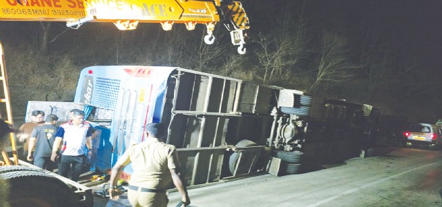 सुकेळी खिंडीत बसला अपघात; दोघांचा मृत्यू ,२२ जखमी