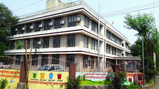 मारहाणीचा कर्जत नगरपरिषद कर्मचार्‍यांकडून निषेध