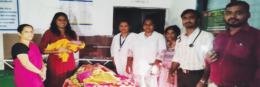 बत्ती गुल| मोबाईलच्या टॉर्चवर महिलेची प्रसूती , सुधागड तालुक्यातील प्राथमिक आरोग्य केंद्रातील प्रकार