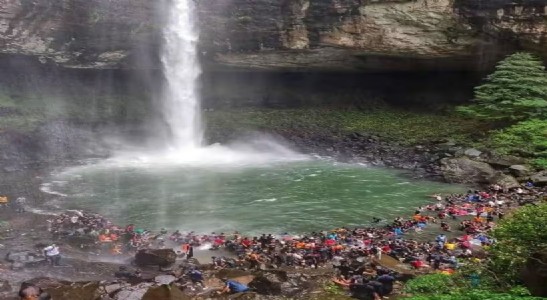 कुंभे घाट, धरण व धबधबा परिसरात पर्यटकांना बंदी