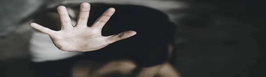 खालापूरात अल्पवयीन मुलीवर अत्याचार; एकजण अटकेत